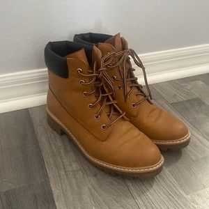 Brown lace up Boots